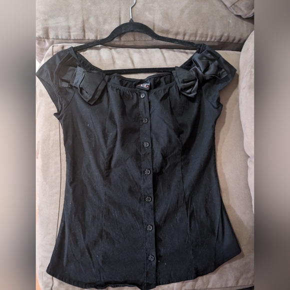 Hot Topic Black Puff Sleeve Ruffled Blouse - Picture 8 of 8